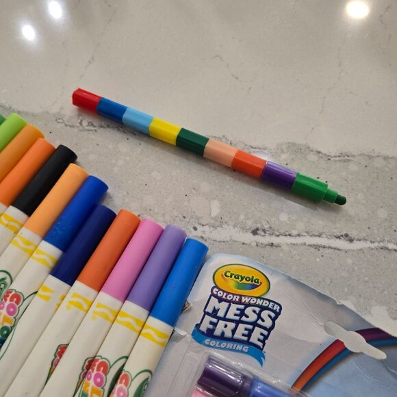 Crayola Color Wonder Mess Free Markers Set 10 Pack & Classic Markers Assorted Co - Picture 4 of 4